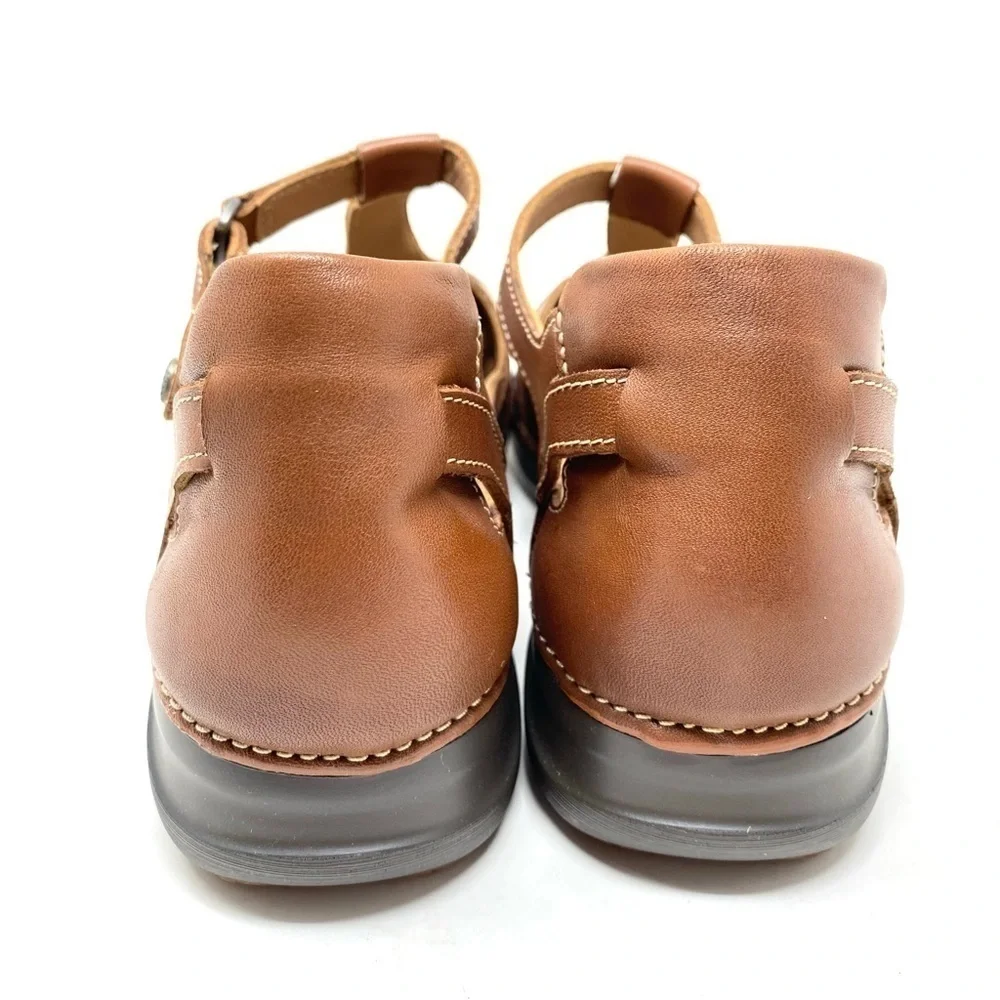Clarks Appley Way Dark Tan T-Strap 26165529 Leather Sandals WIDE